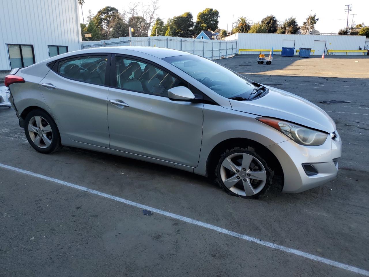2013 Hyundai Elantra - Image 4