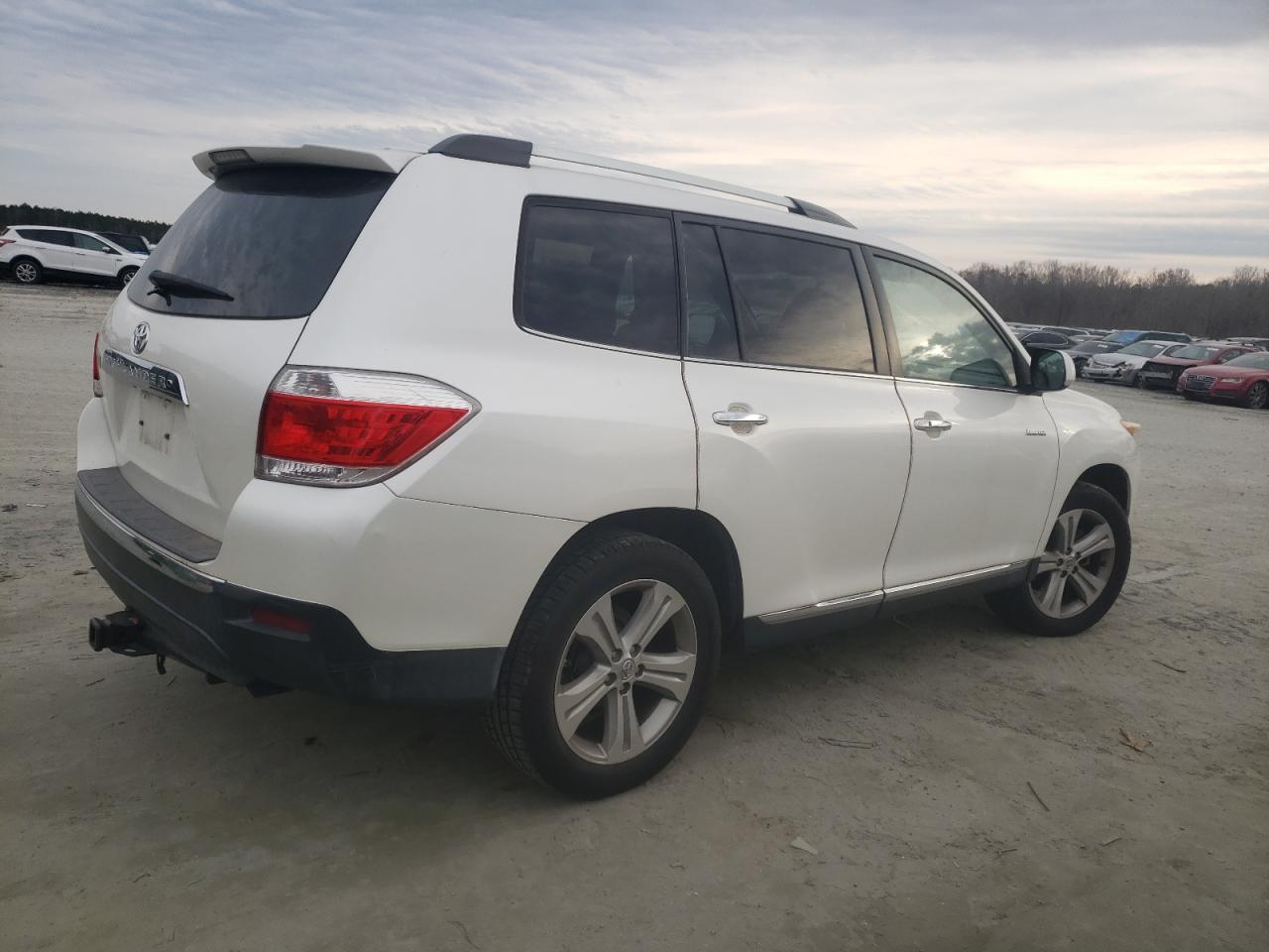 2013 Toyota Highlander - Image 3