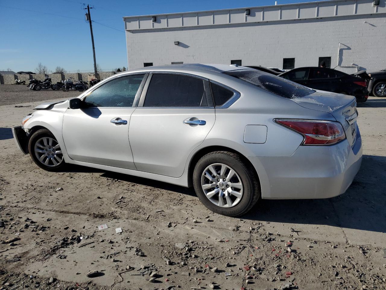 2015 Nissan Altima - Image 2