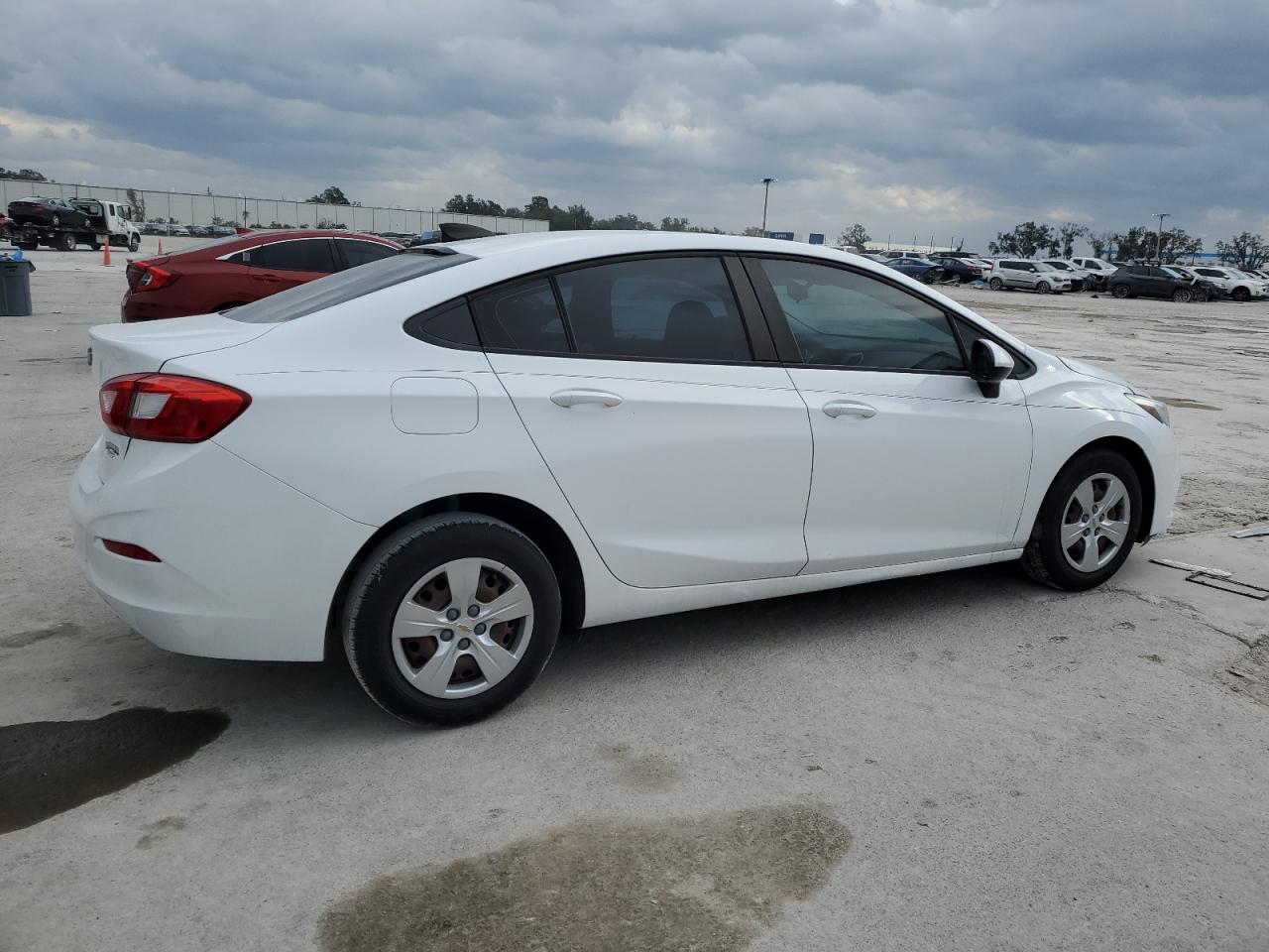 2018 Chevrolet Cruze - Image 3
