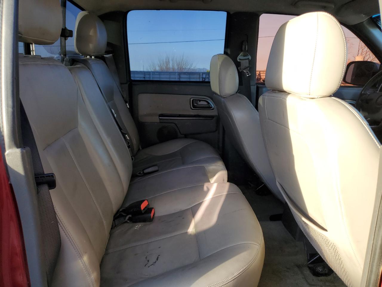 2005 Chevrolet Colorado - Image 10