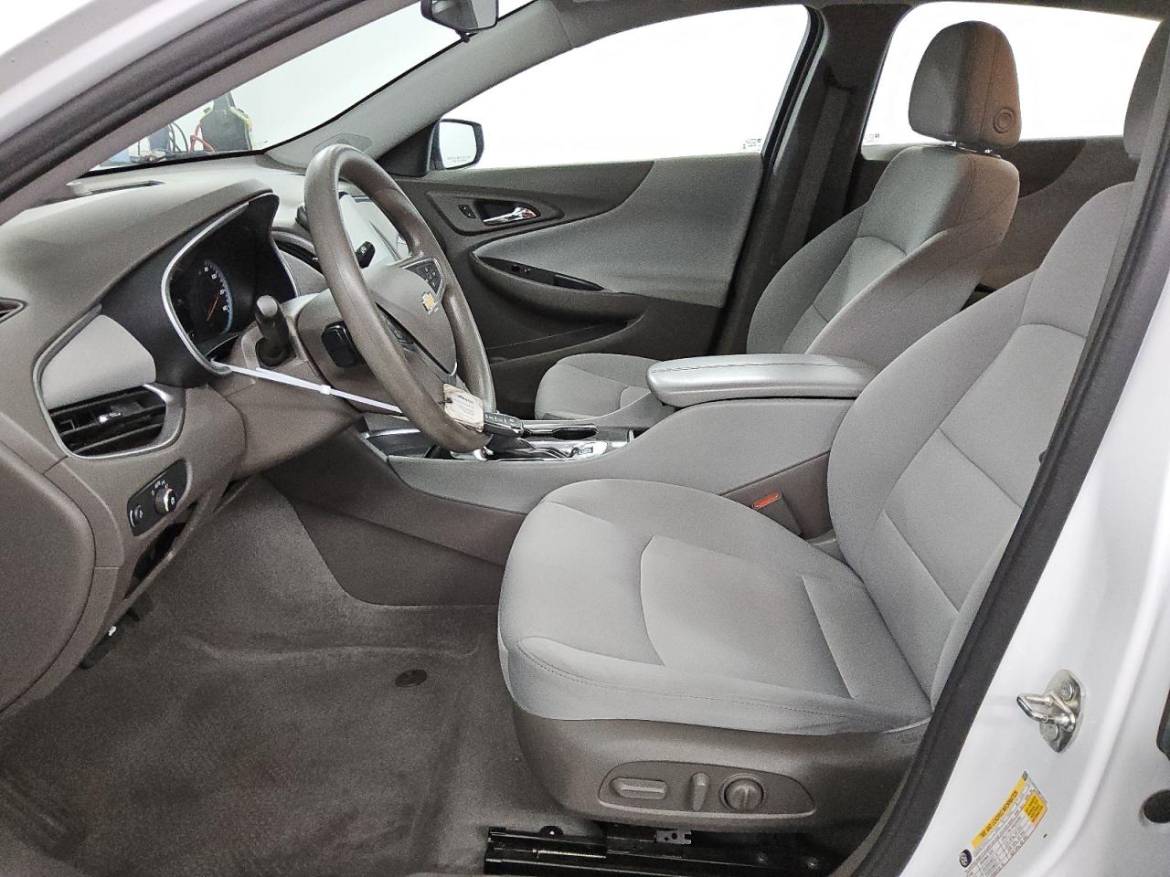 2022 Chevrolet Malibu - Image 7