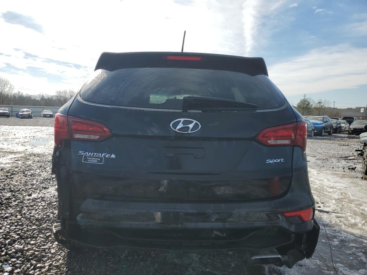 2018 Hyundai Santa Fe - Image 6