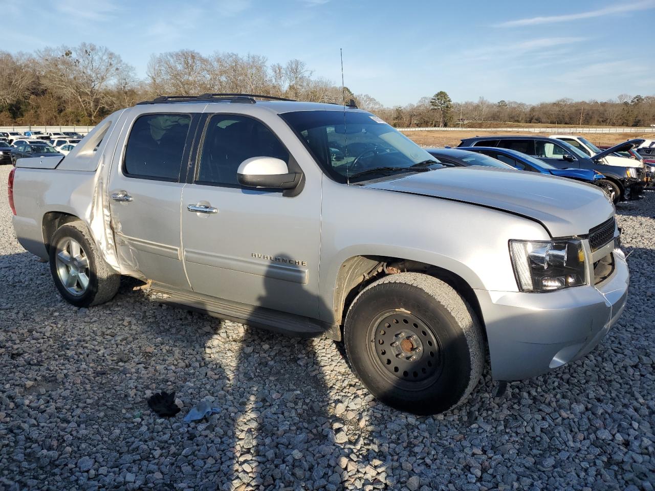 2011 Chevrolet Avalanche - Image 4