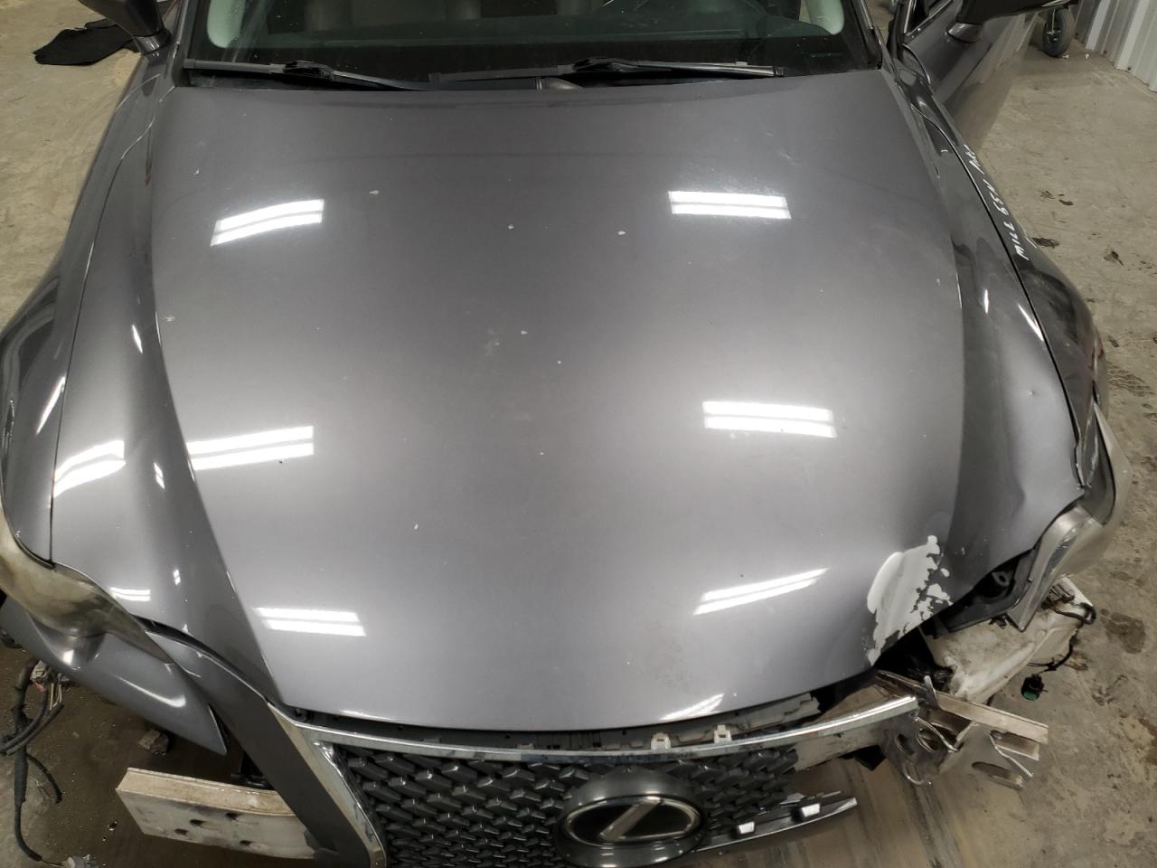 2014 Lexus IS - Image 13
