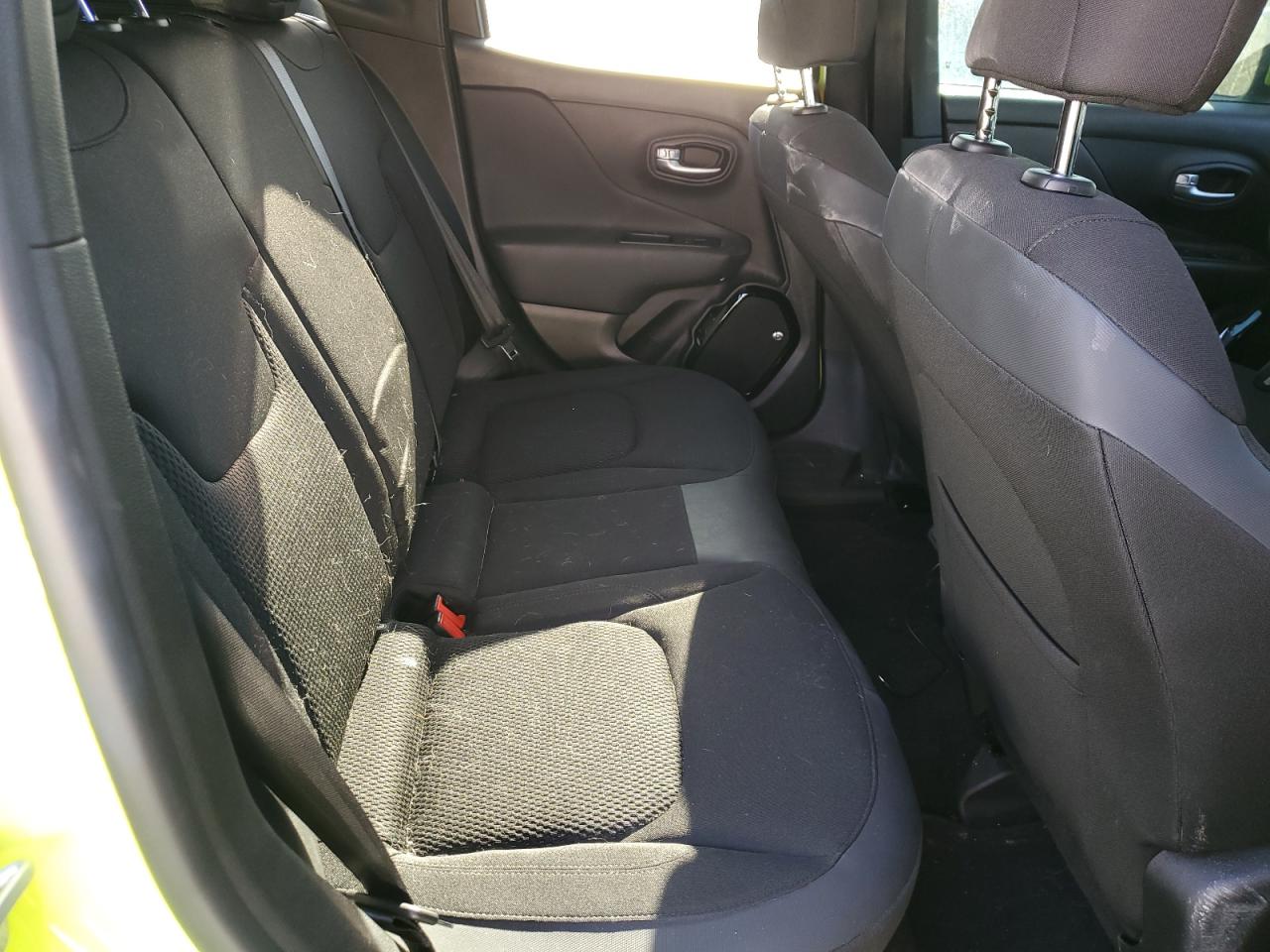 2018 Jeep Renegade - Image 11