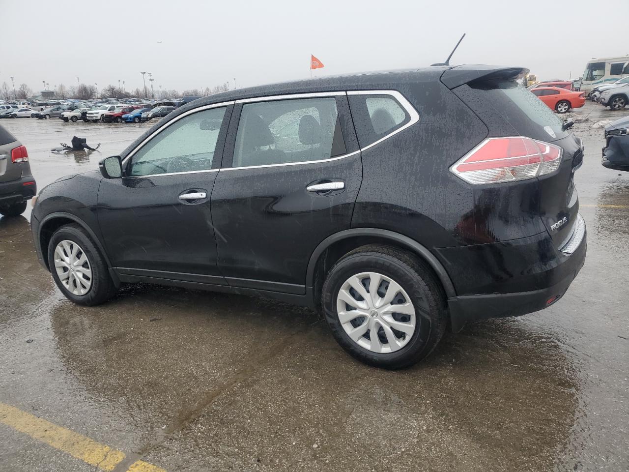 2015 Nissan Rogue - Image 2
