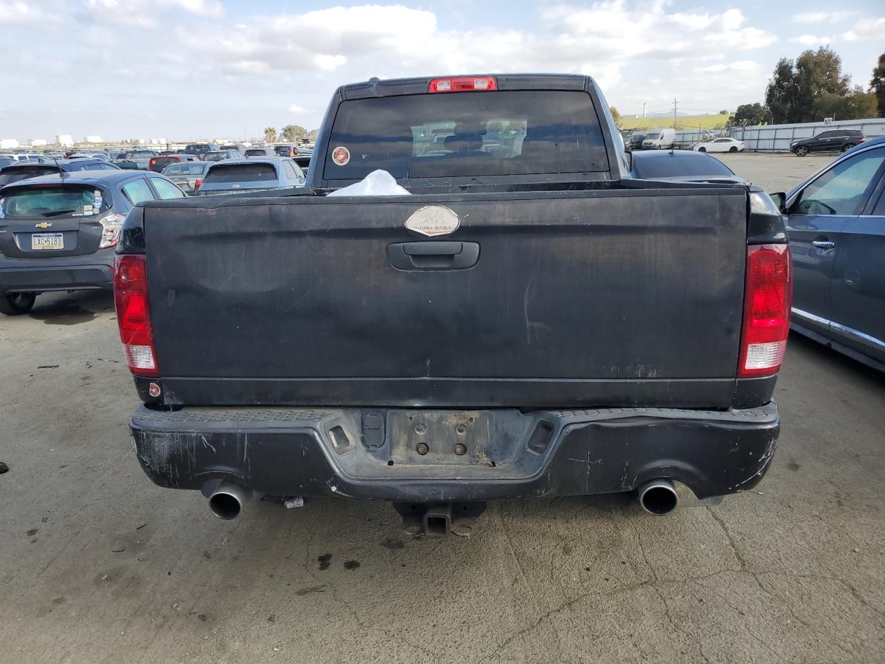 2015 RAM 1500 - Image 6