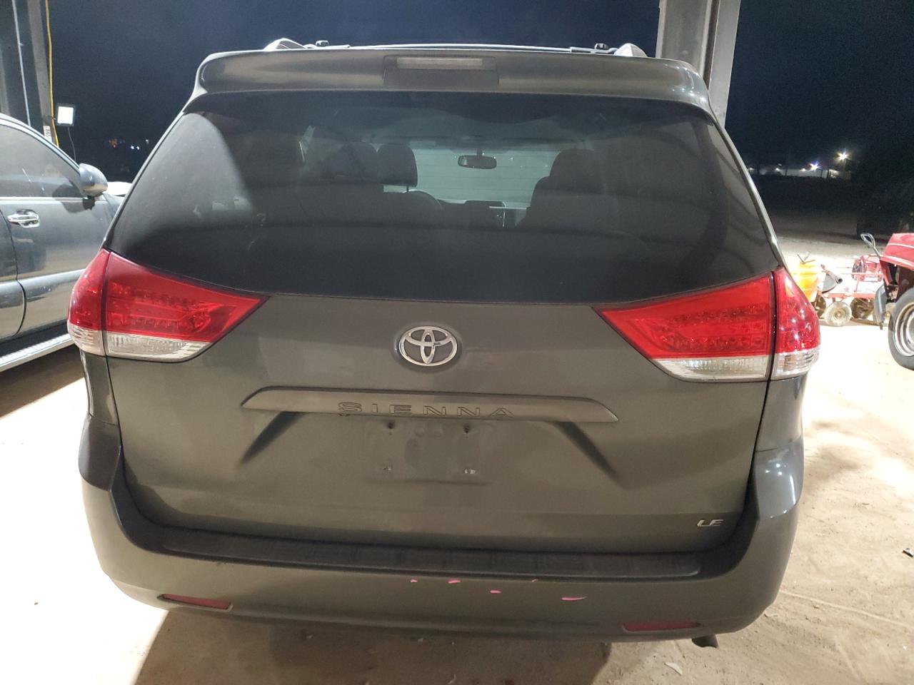 2012 Toyota Sienna - Image 6