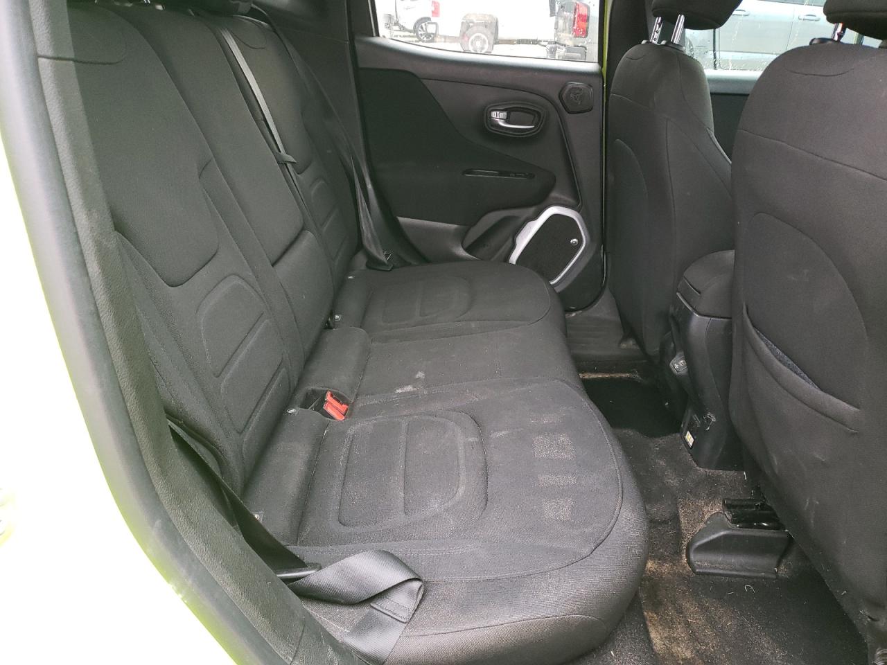 2018 Jeep Renegade - Image 11
