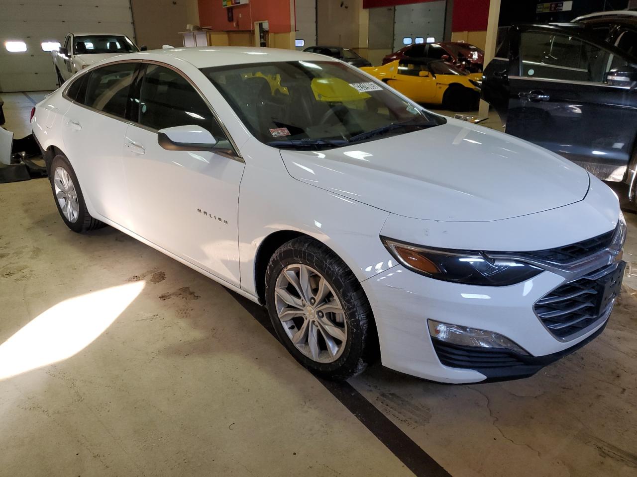 2023 Chevrolet Malibu - Image 4
