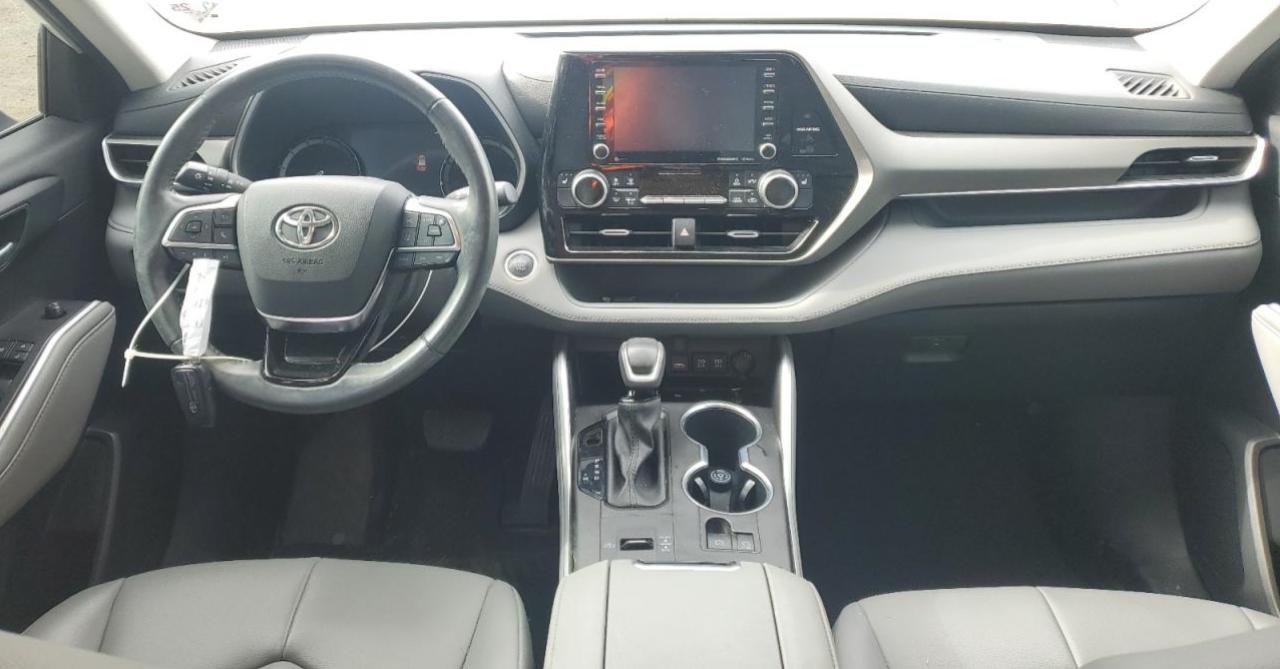 2021 Toyota Highlander - Image 8