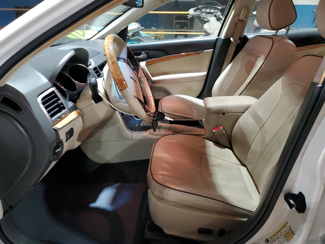 2012 Lincoln MKZ - Image 7