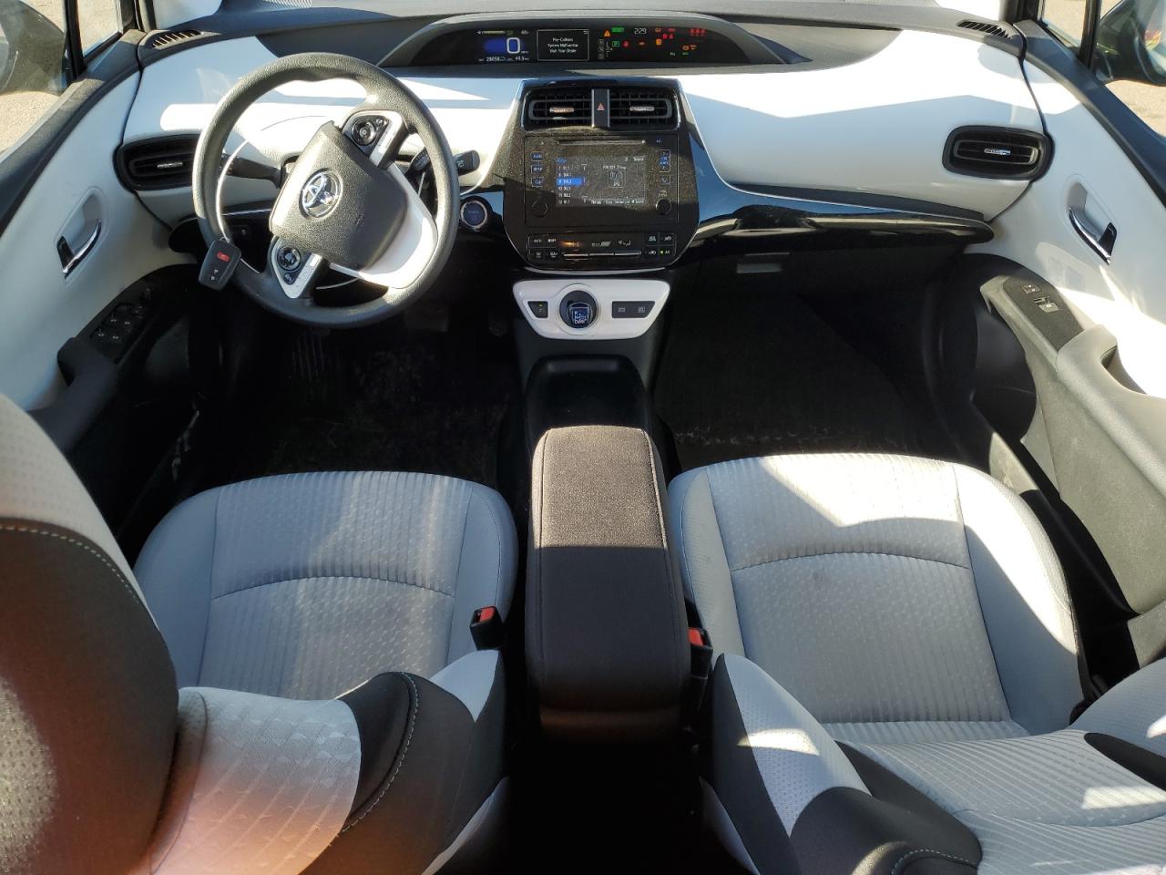 2017 Toyota Prius - Image 8