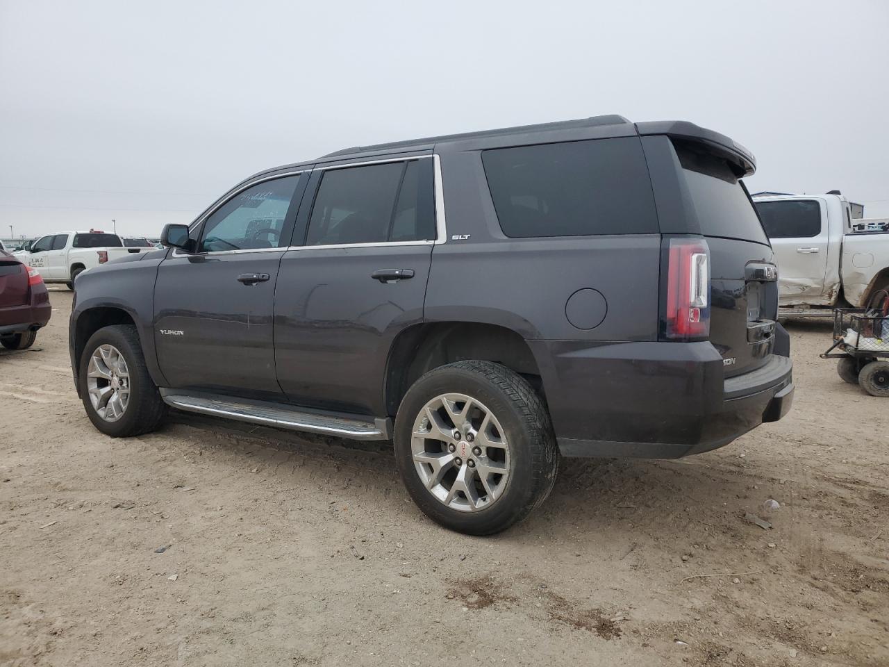 2015 GMC Yukon - Image 2
