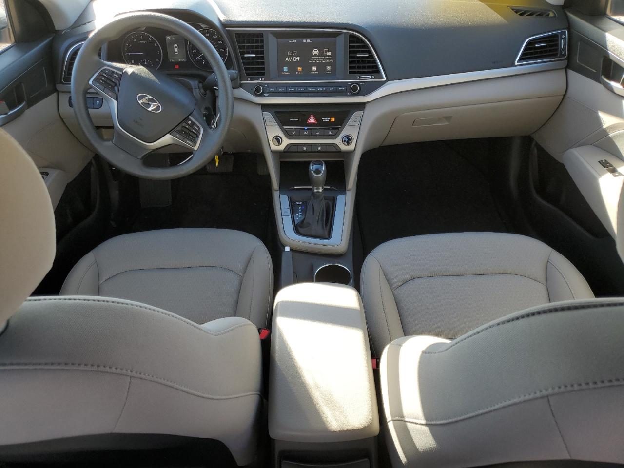 2018 Hyundai Elantra - Image 8