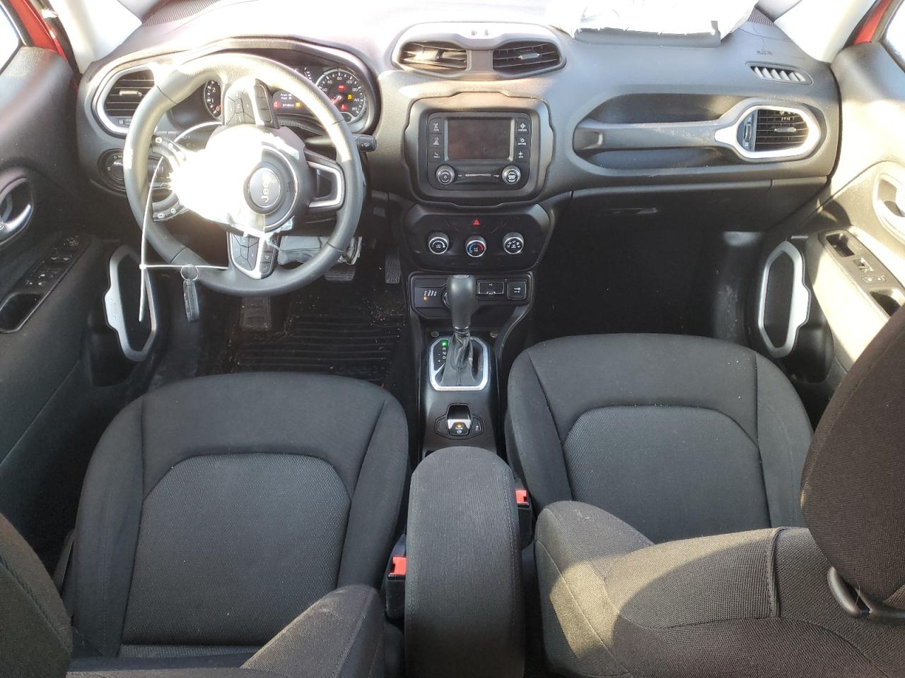 2019 Jeep Renegade - Image 8