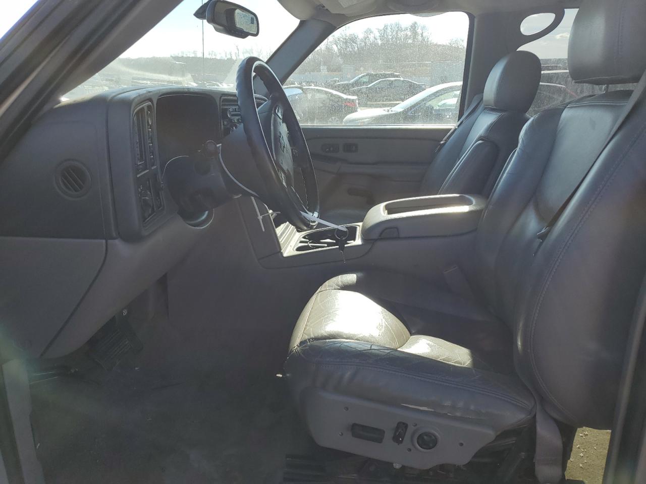2004 Chevrolet Tahoe - Image 7