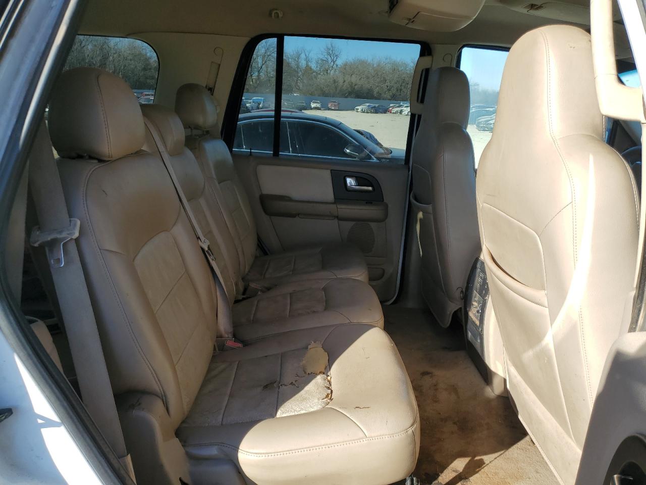 2004 Ford Expedition - Image 11