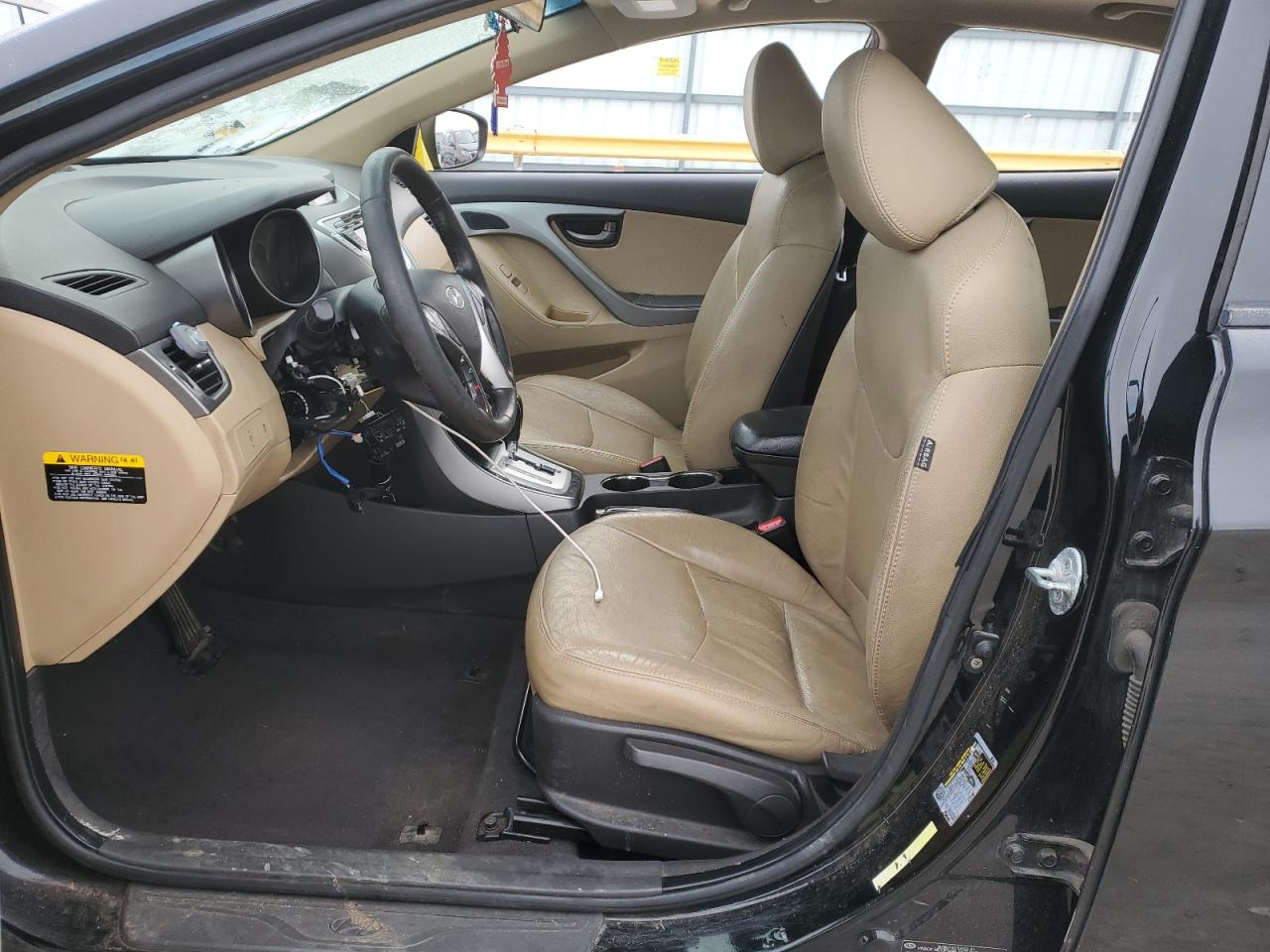 2011 Hyundai Elantra - Image 7