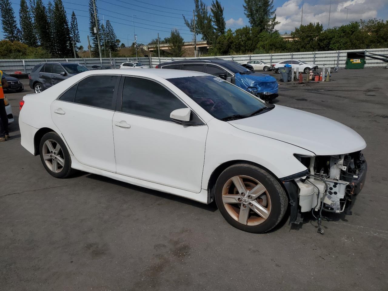 VIN 4T1BF1FK7DU654574 2013 TOYOTA CAMRY no.4