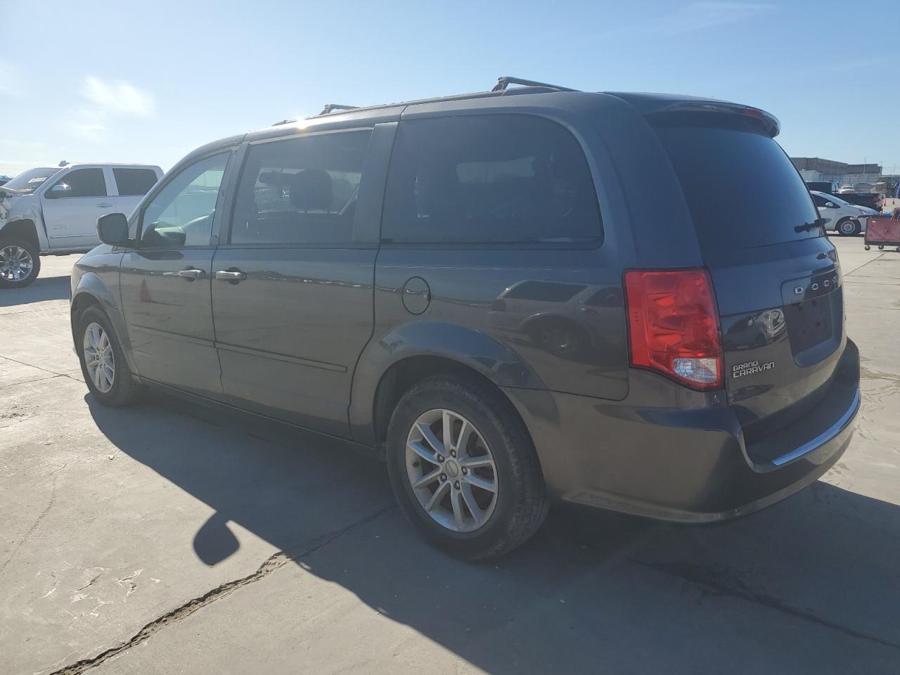 VIN 2C4RDGCG9FR625332 2015 DODGE CARAVAN no.2