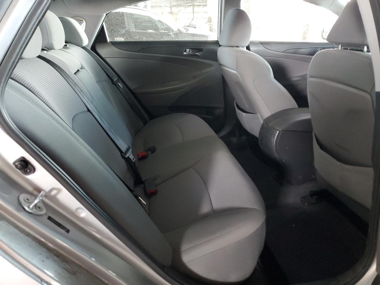 2014 Hyundai Sonata - Image 10
