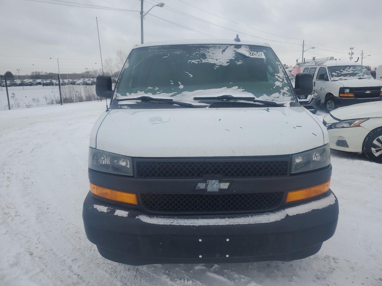 VIN 1GCWGBFG4J1191407 2018 CHEVROLET EXPRESS no.5