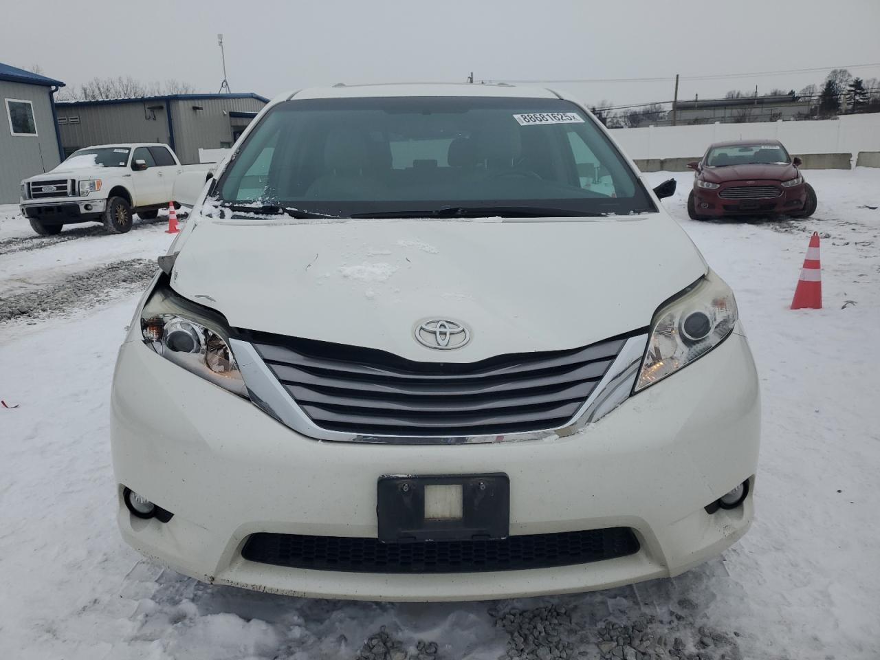 2015 Toyota Sienna - Image 5