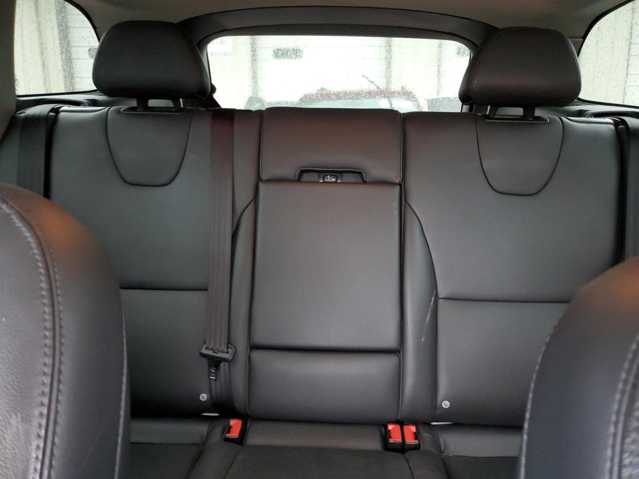 2016 Volvo XC60 - Image 10