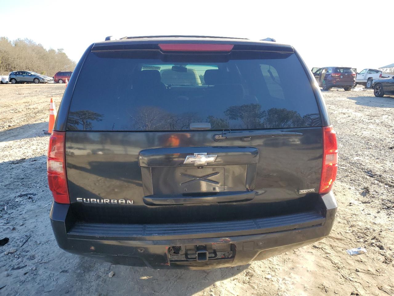 2011 Chevrolet Suburban - Image 6