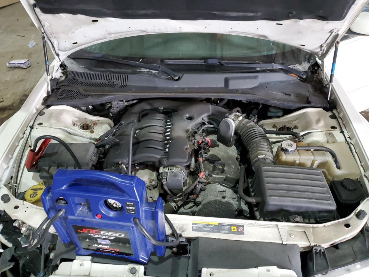 2006 Chrysler 300 - Image 11