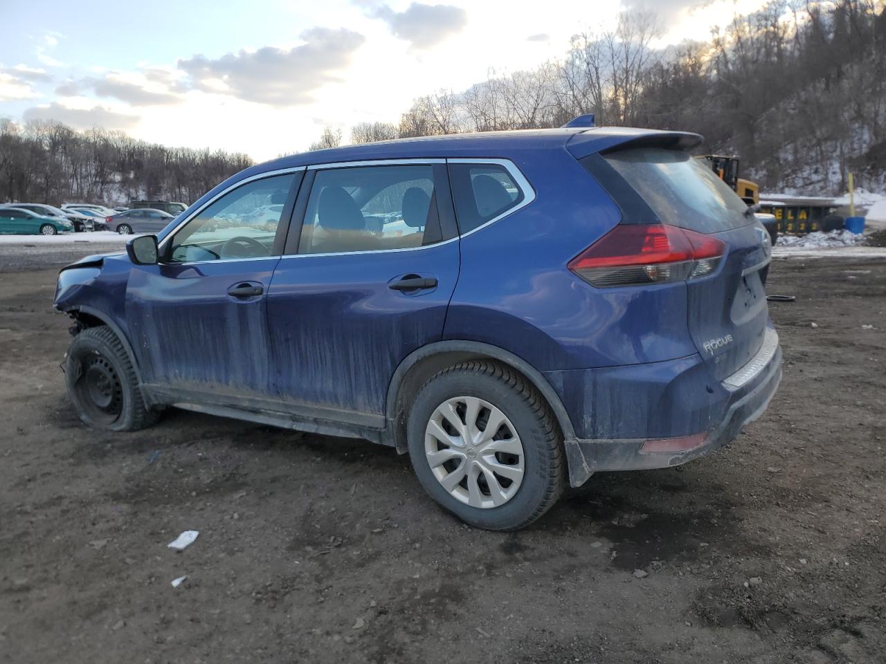 2018 Nissan Rogue - Image 2
