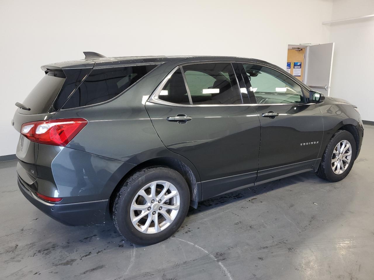 2020 Chevrolet Equinox - Image 3
