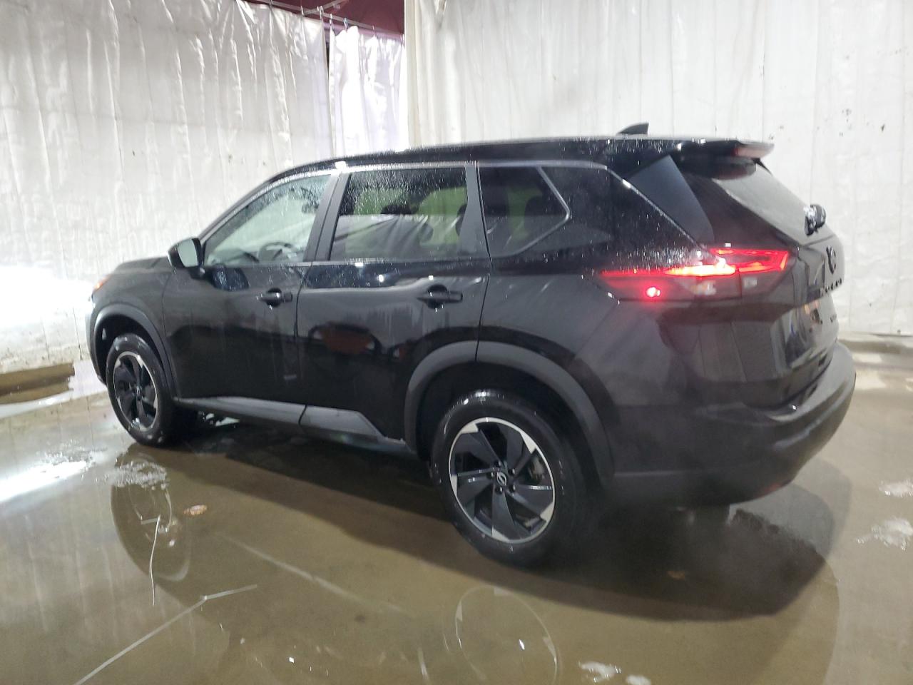 2024 Nissan Rogue - Image 2