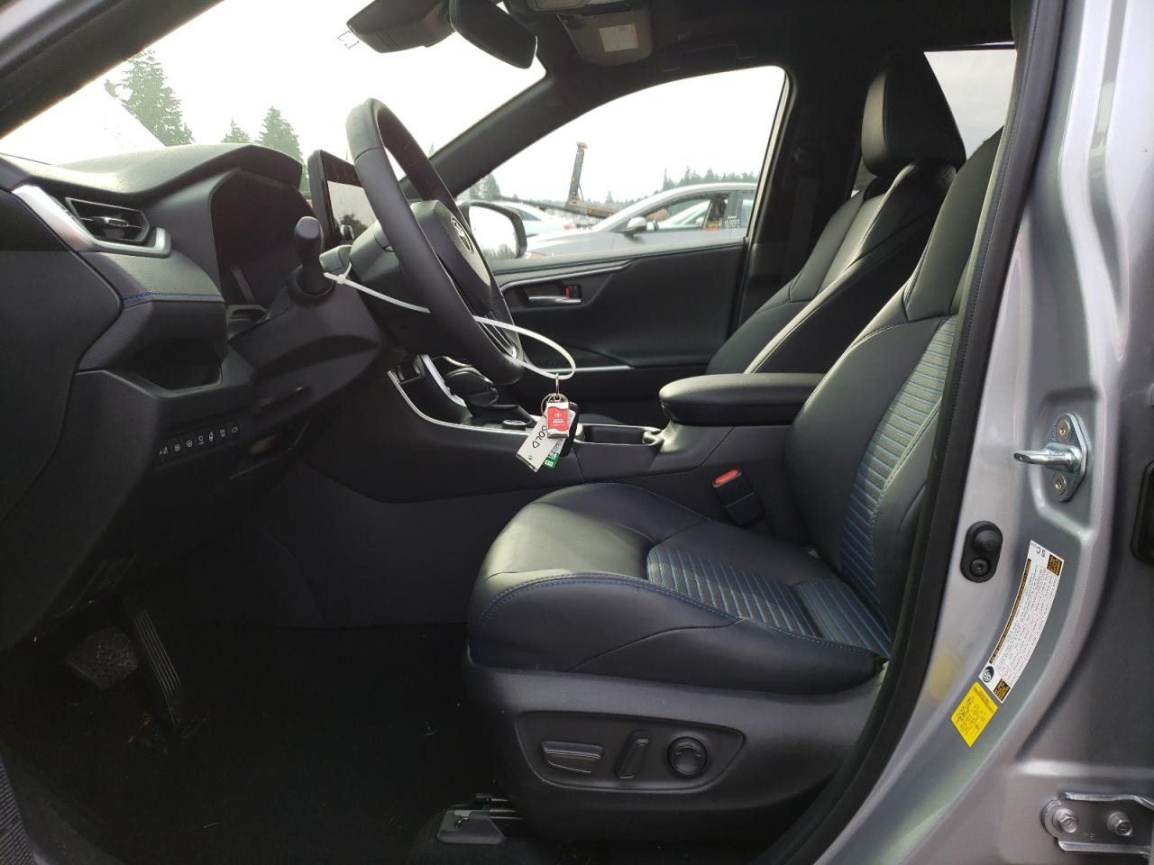 2024 Toyota RAV 4 - Image 7