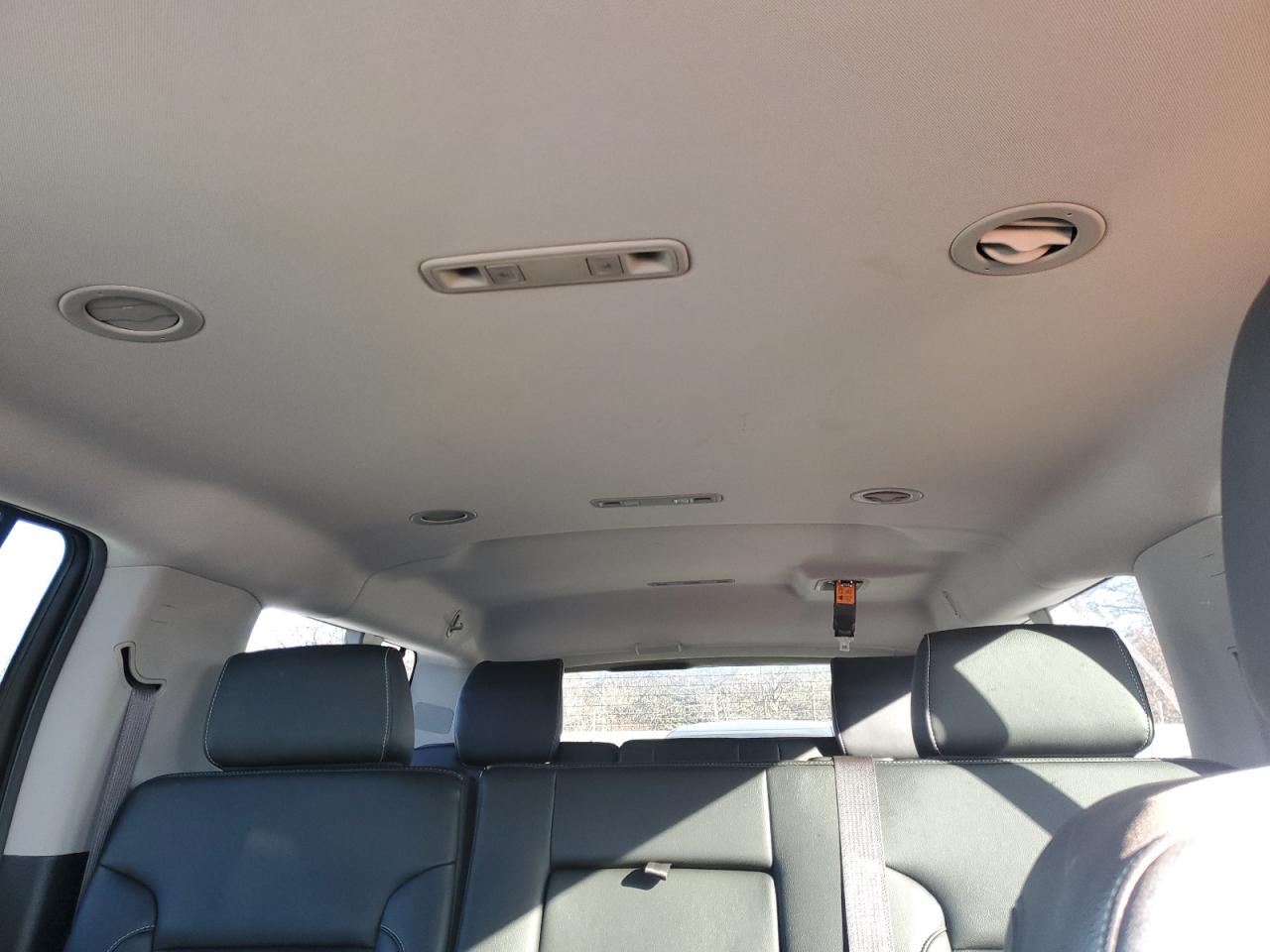 2017 Chevrolet Suburban - Image 10