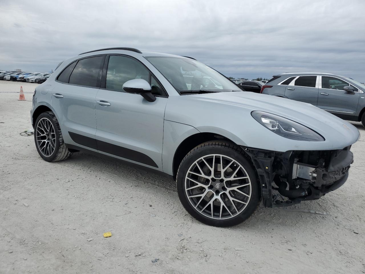 2020 Porsche Macan - Image 4