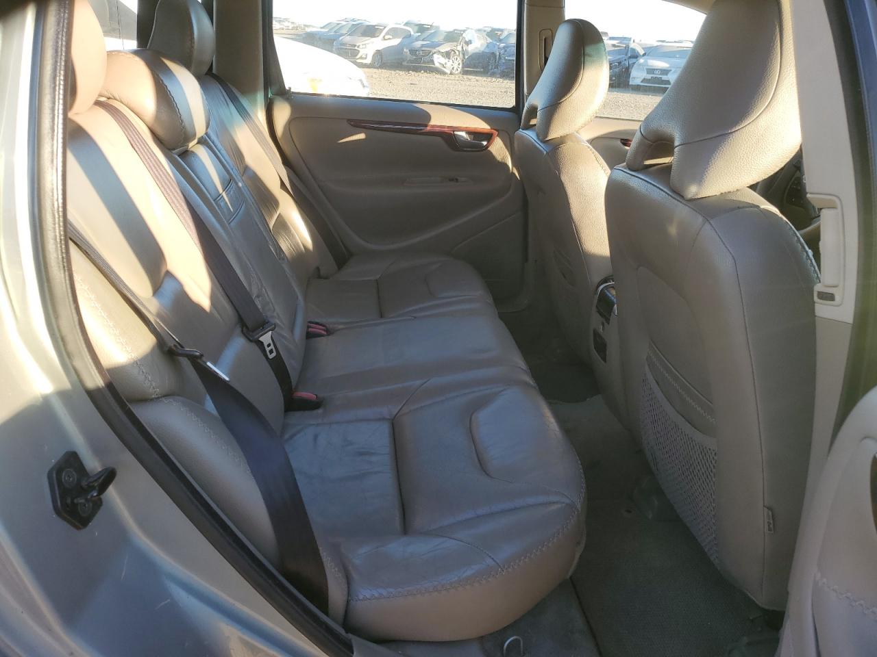 2005 Volvo XC70 - Image 10