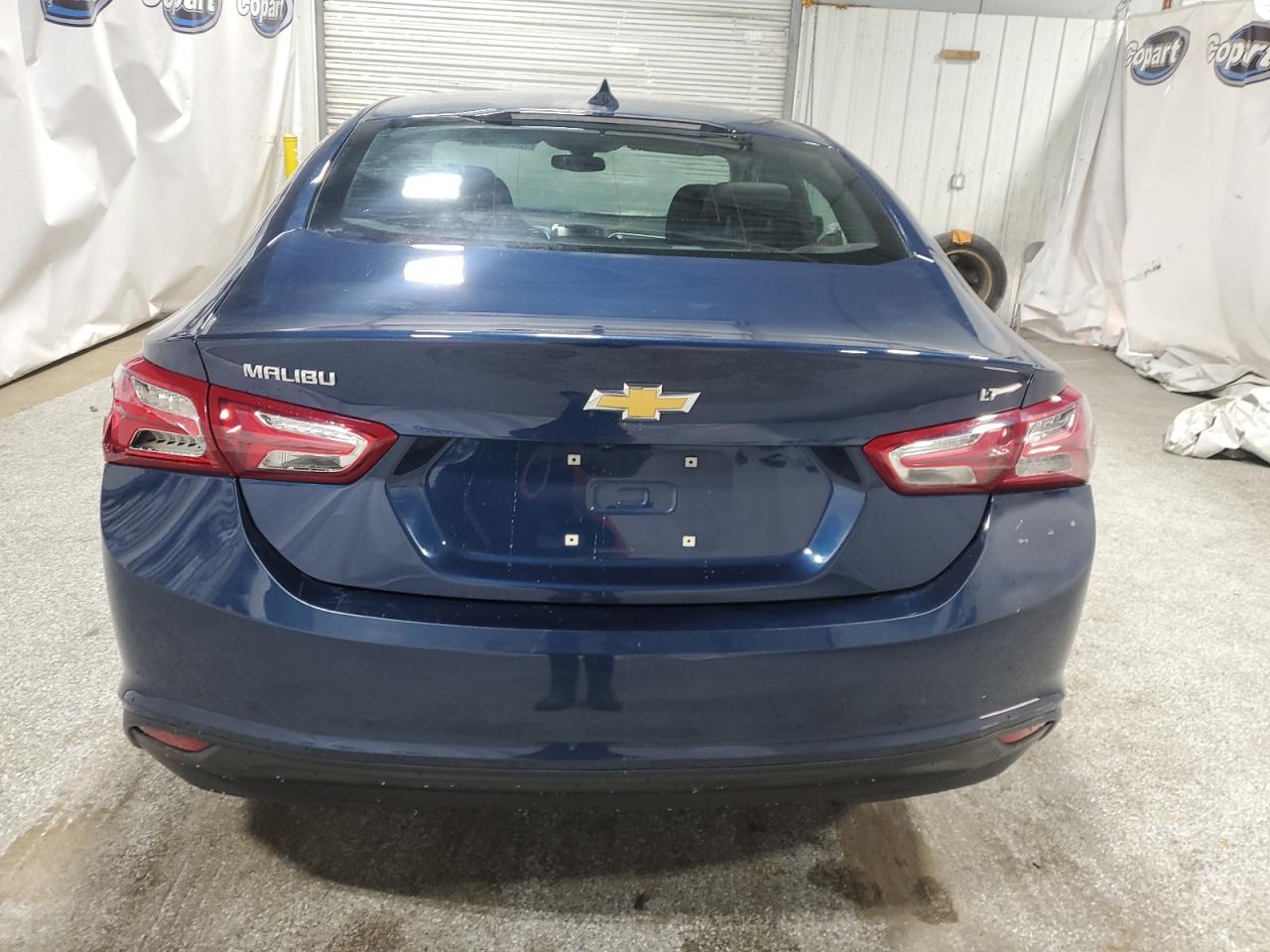 2022 Chevrolet Malibu - Image 6