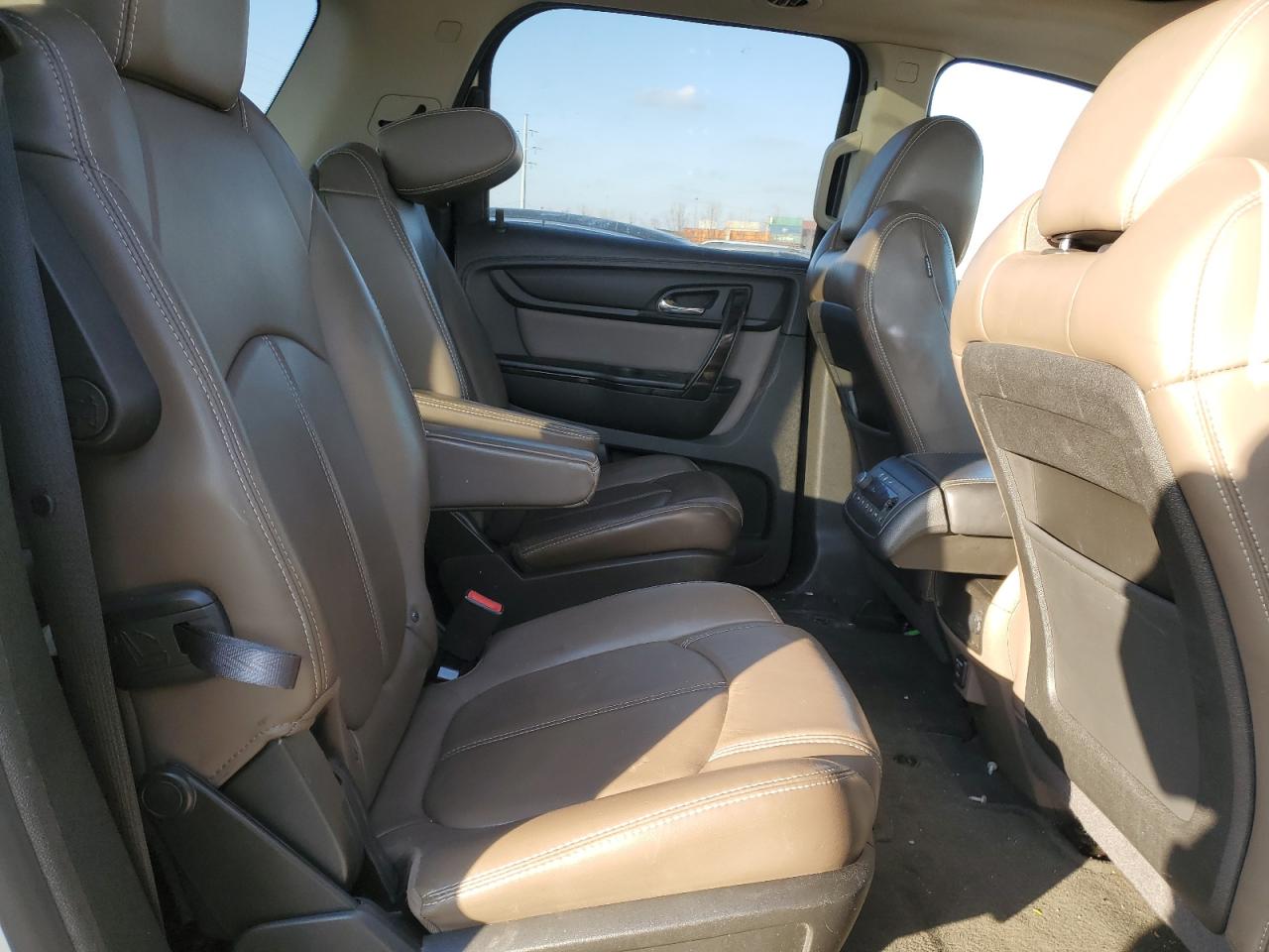 2014 GMC Acadia - Image 11