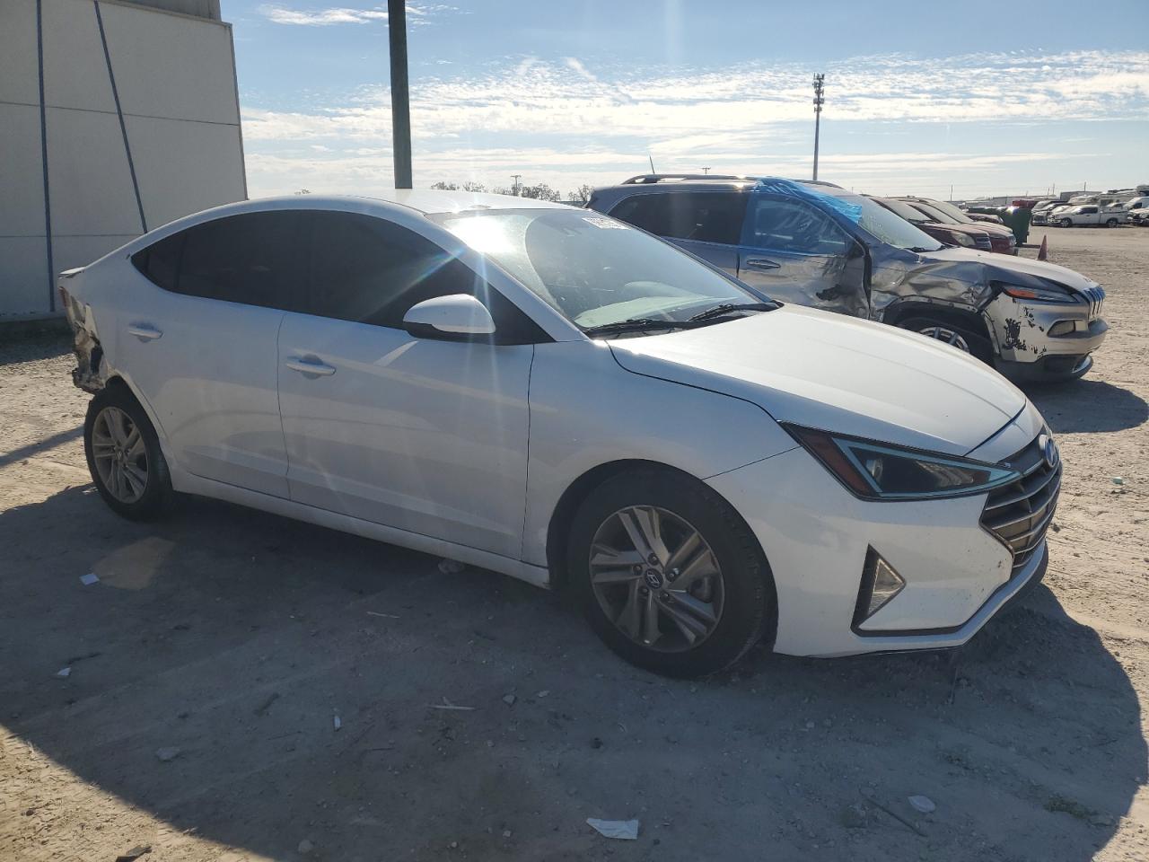 2019 Hyundai Elantra - Image 4