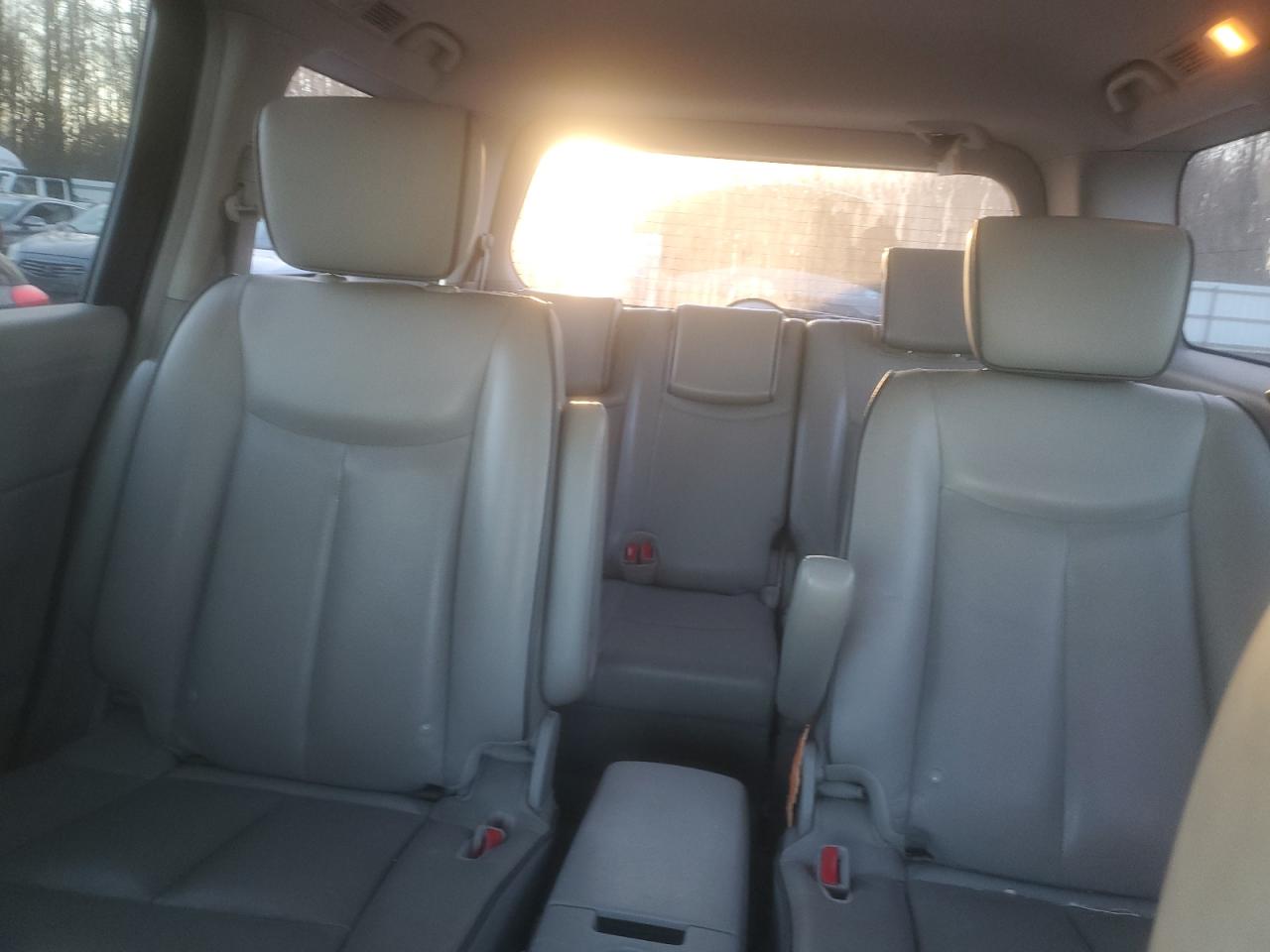 2014 Nissan Quest - Image 10