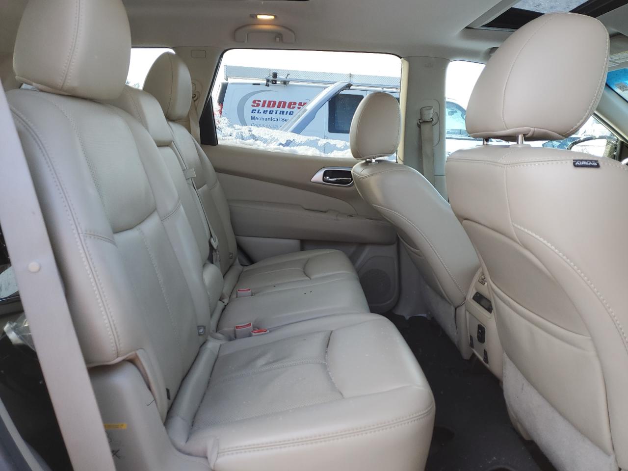 2016 Nissan Pathfinder - Image 11