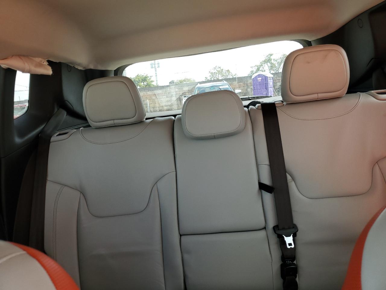 2015 Jeep Renegade - Image 10