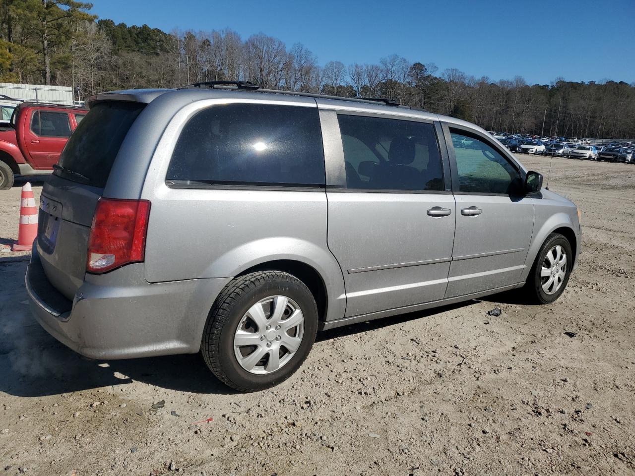 2013 Dodge Caravan - Image 3