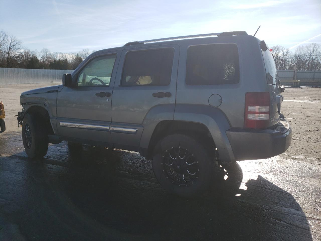 2012 Jeep Liberty (North America) - Image 2