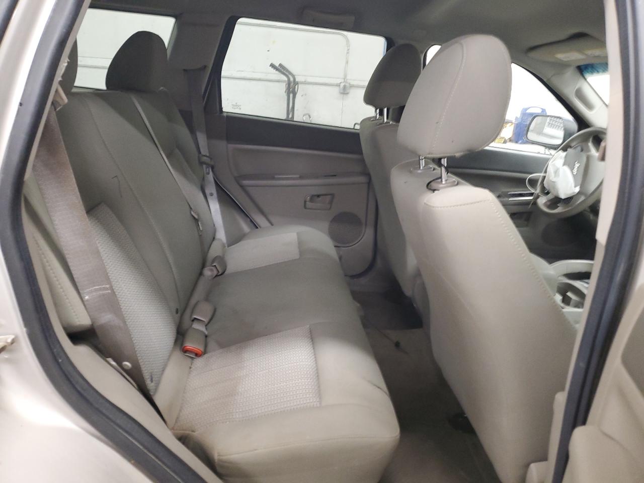 2007 Jeep Grand Cherokee - Image 12