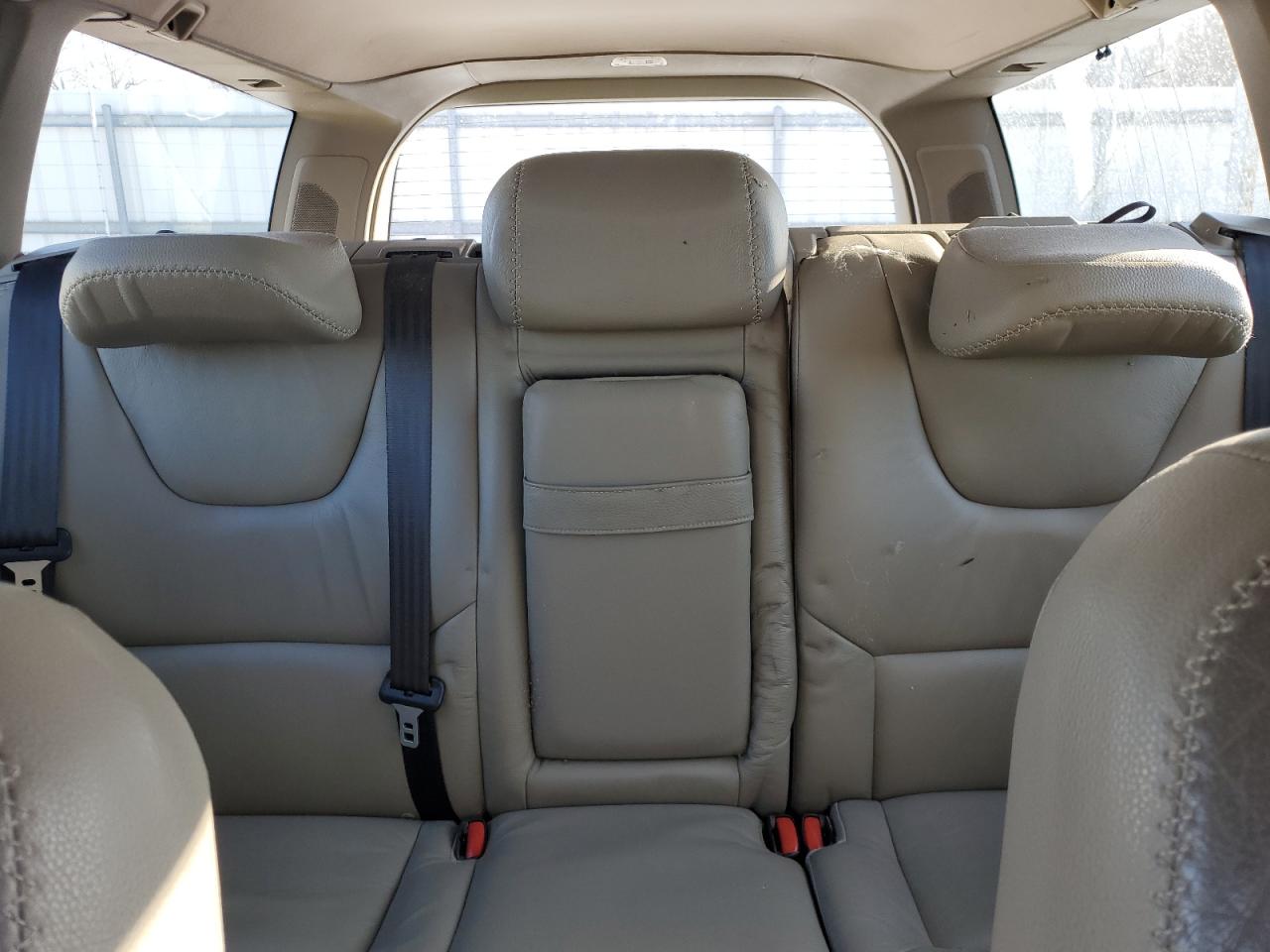 2005 Volvo XC70 - Image 10