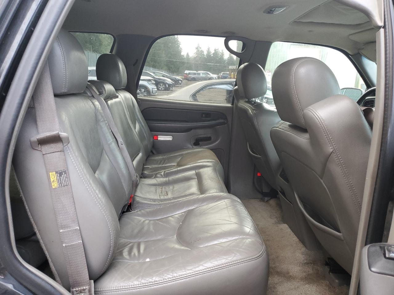 2003 Chevrolet Tahoe - Image 11